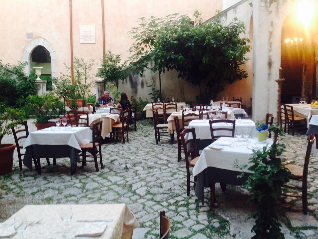 Bed And Breakfast Mblò Fondi Exterior foto