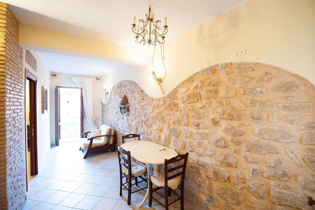 Bed And Breakfast Mblò Fondi Exterior foto