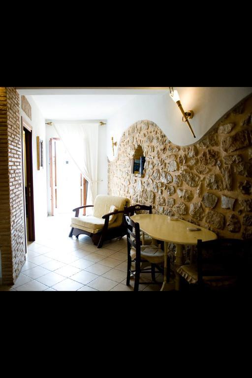 Bed And Breakfast Mblò Fondi Exterior foto