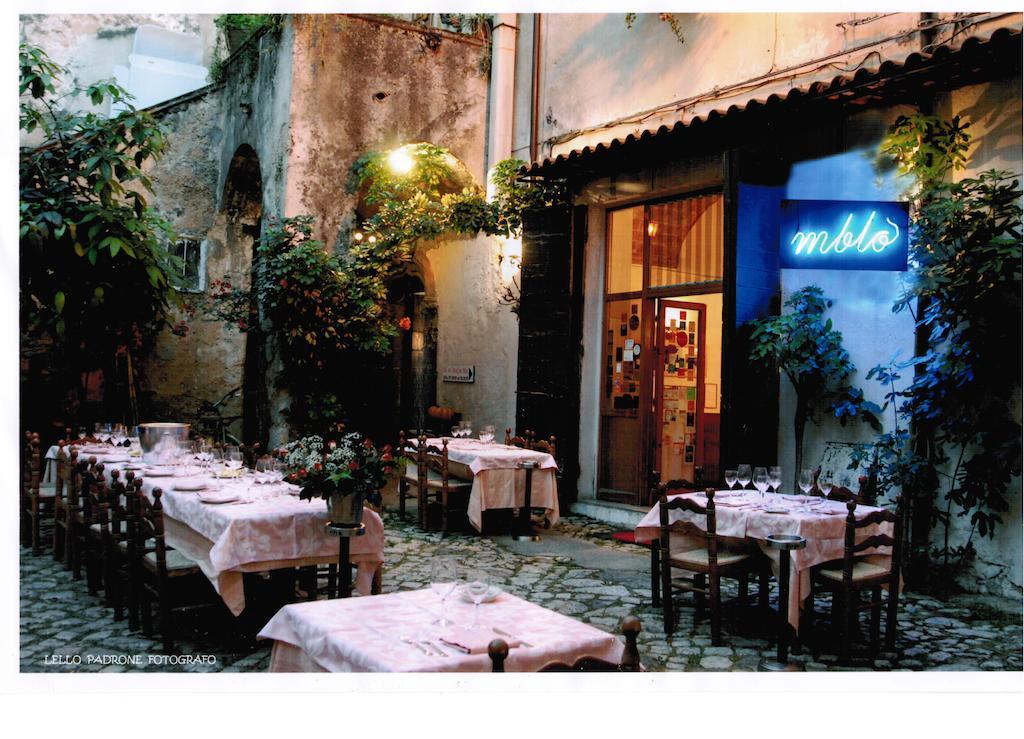 Bed And Breakfast Mblò Fondi Exterior foto