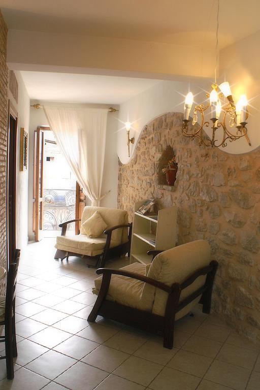 Bed And Breakfast Mblò Fondi Exterior foto