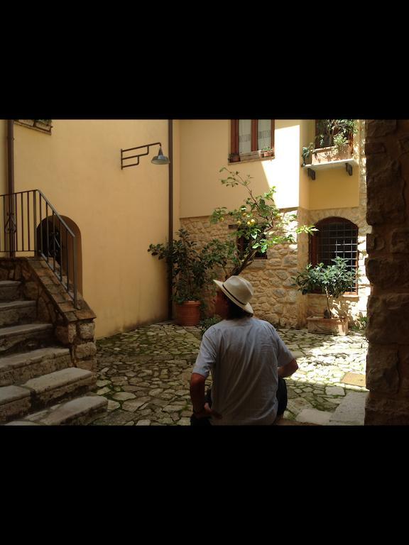 Bed And Breakfast Mblò Fondi Exterior foto